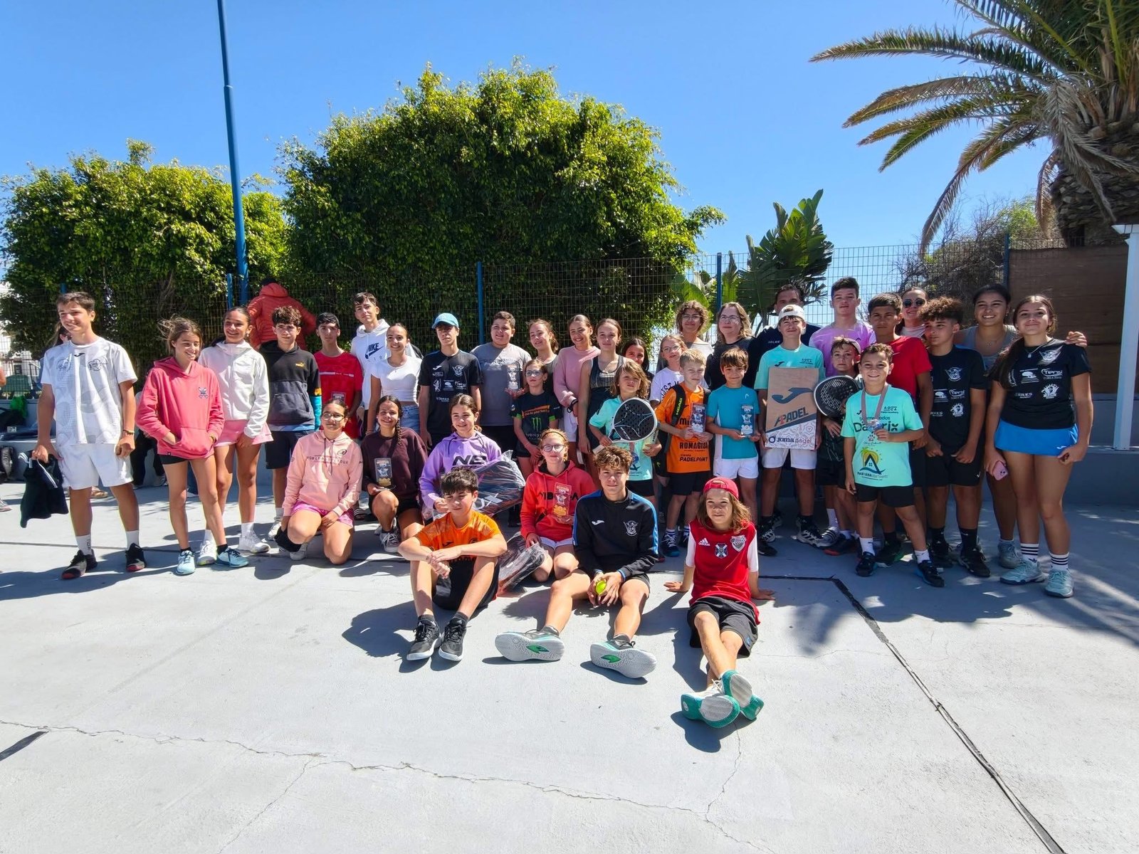 Pádel, talento y emoción en Puertito de Güímar con un centenar de menores