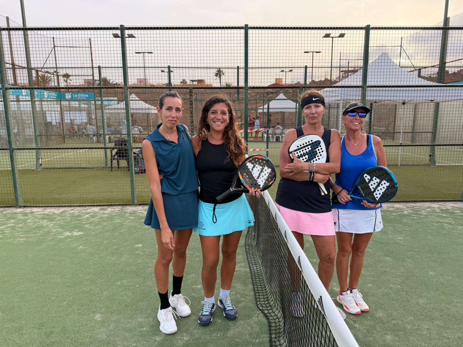 El VIII Challenger Socopadel corona a cuatro parejas en Corralejo tras un fin de semana de vértigo