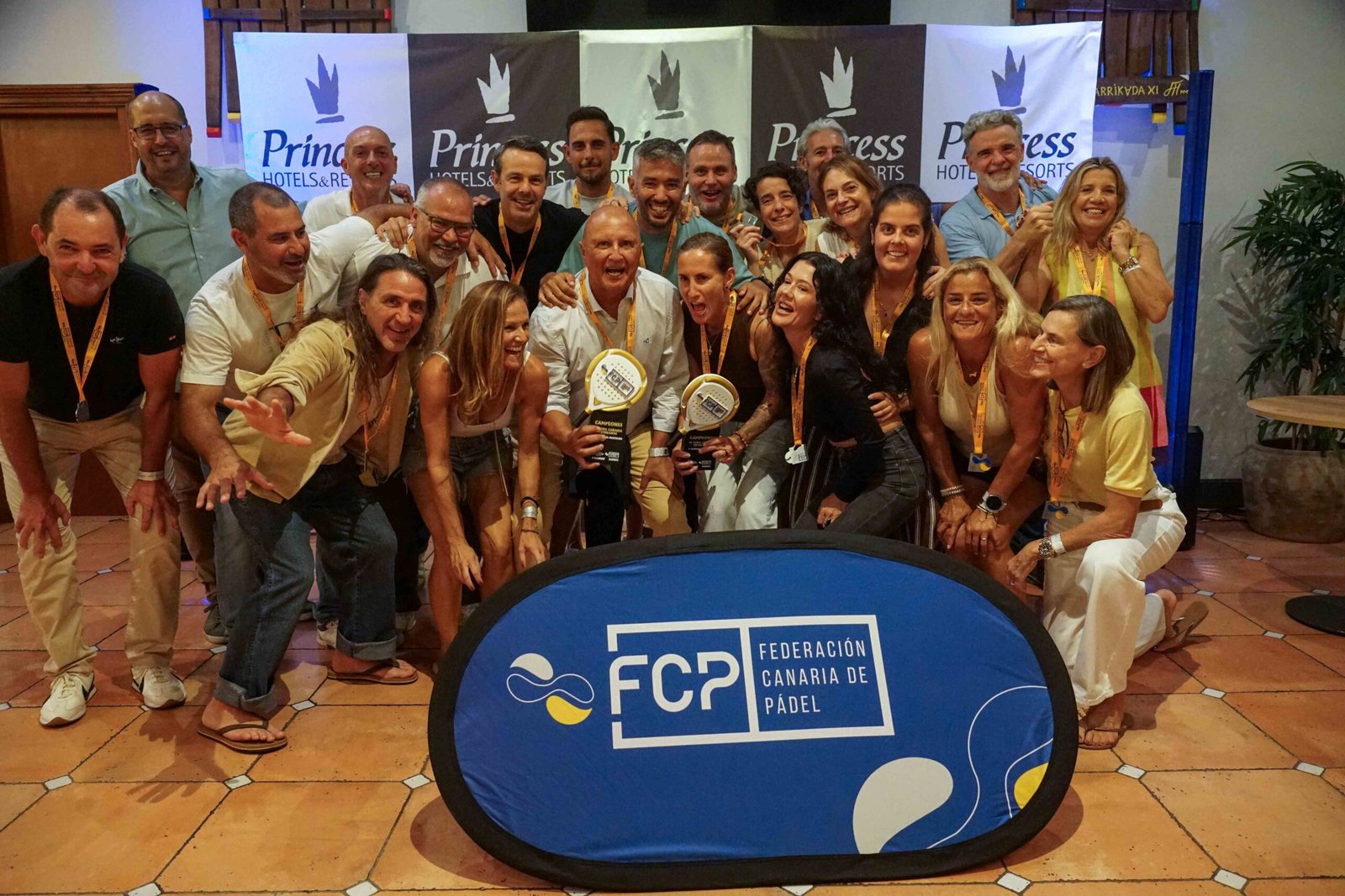 Kapalu Veteranos y Xpádel imponen su ley en La Palma